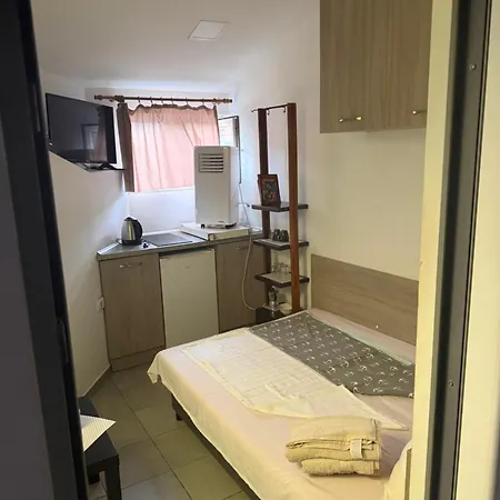 Compact Varna